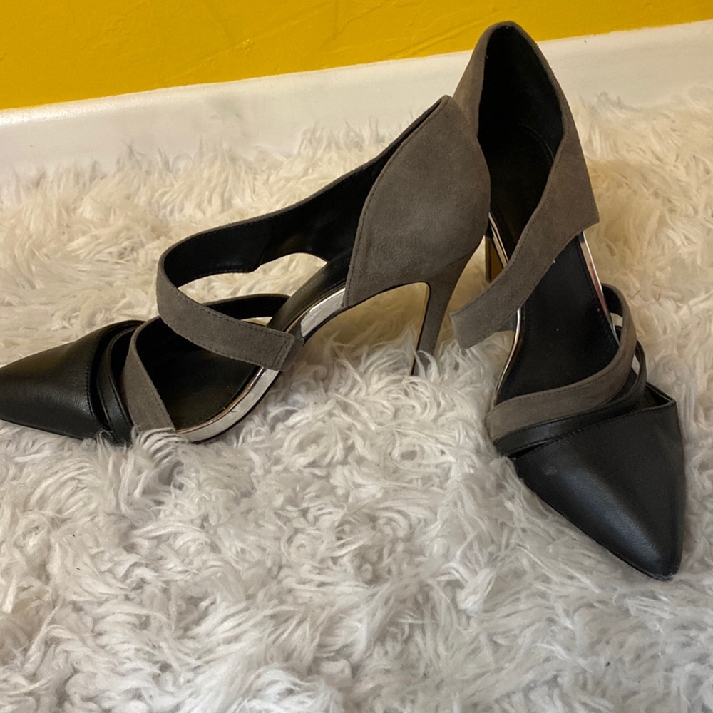 June Ambros; Size 8.5, Grey & Black